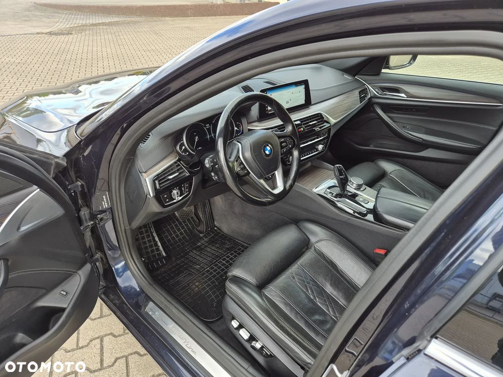 BMW Seria 5 520d xDrive Luxury Line sport - 24