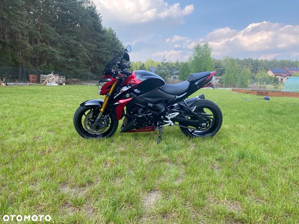 Suzuki GSX 1000 - 3