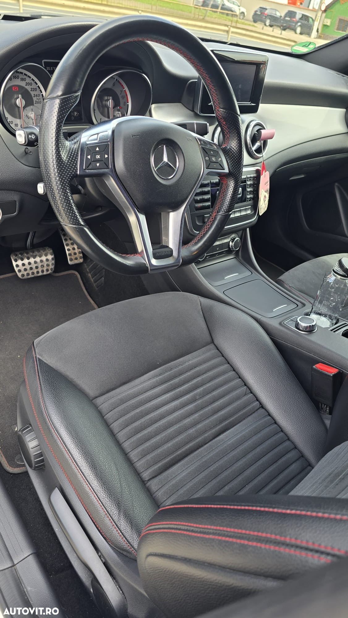 Mercedes-Benz GLA 200 7G-DCT AMG Line - 14