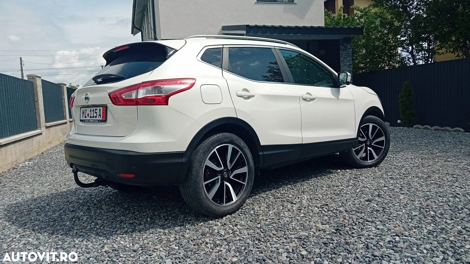 Nissan Qashqai 1.6 DCI 4 x 4 DPF tekna - 14