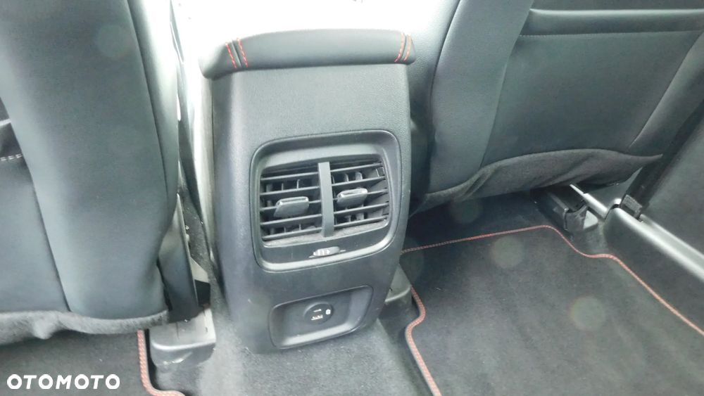 Ford Kuga ver-2-5-duratec-phev-st--line-x - 29