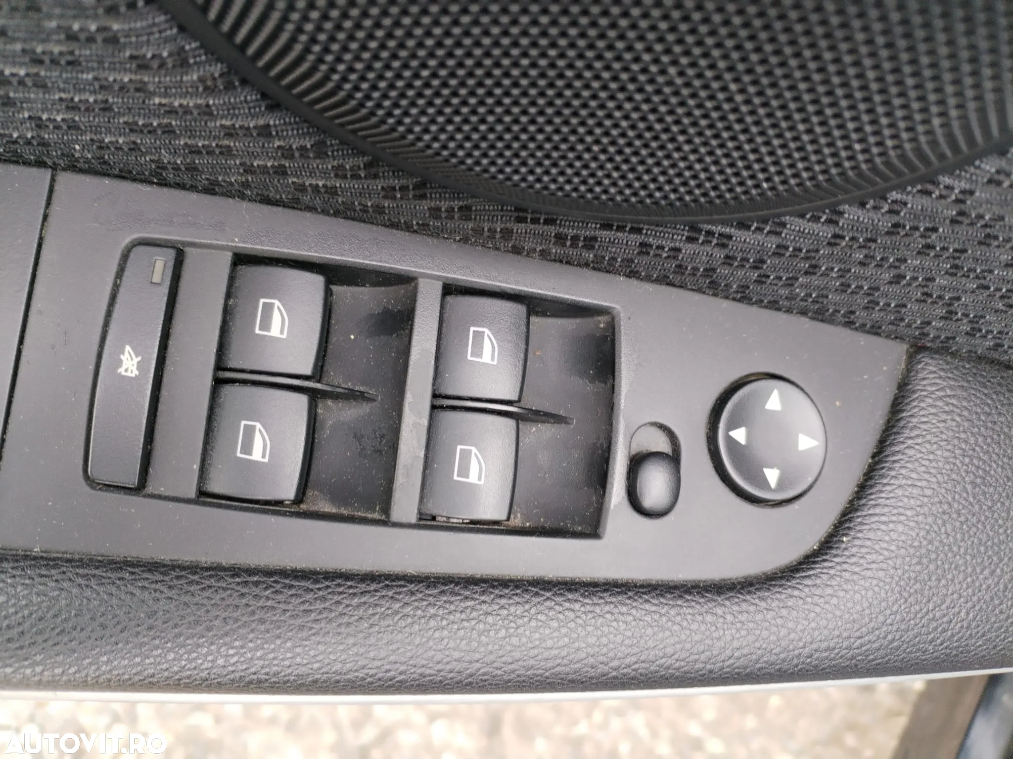 BMW Seria 3 318i - 25