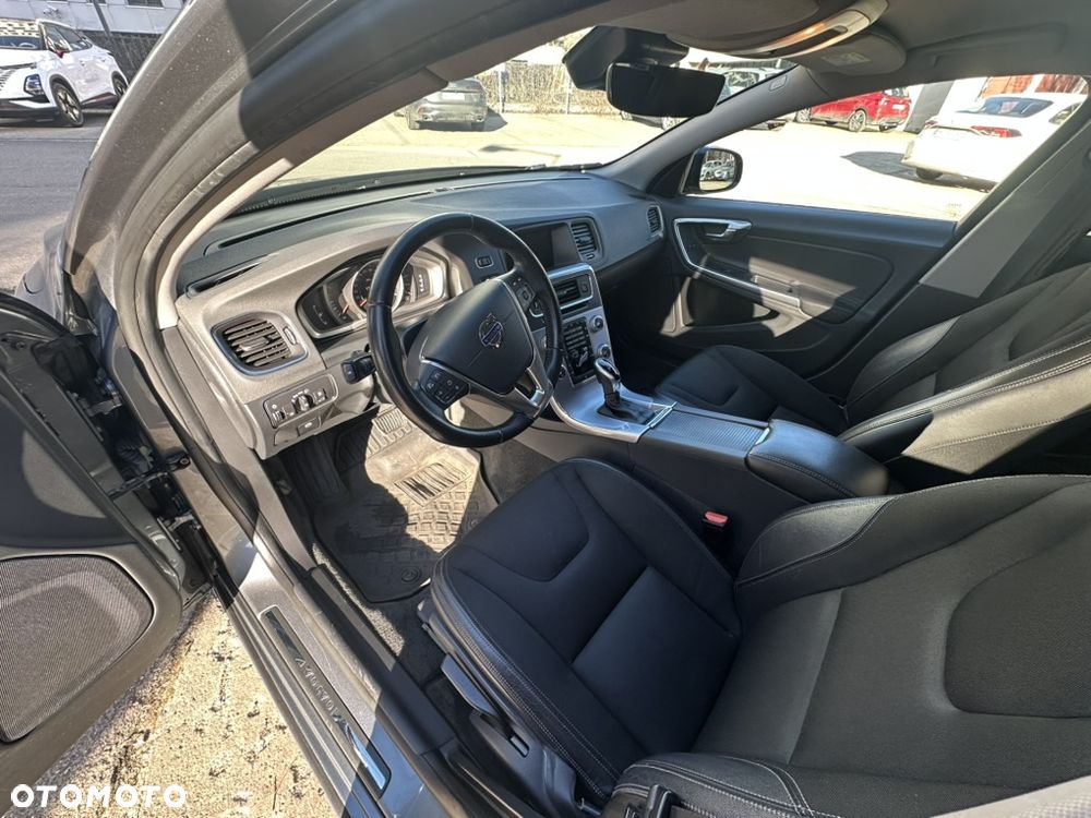 Volvo V60 Cross Country D4 AWD Momentum - 22