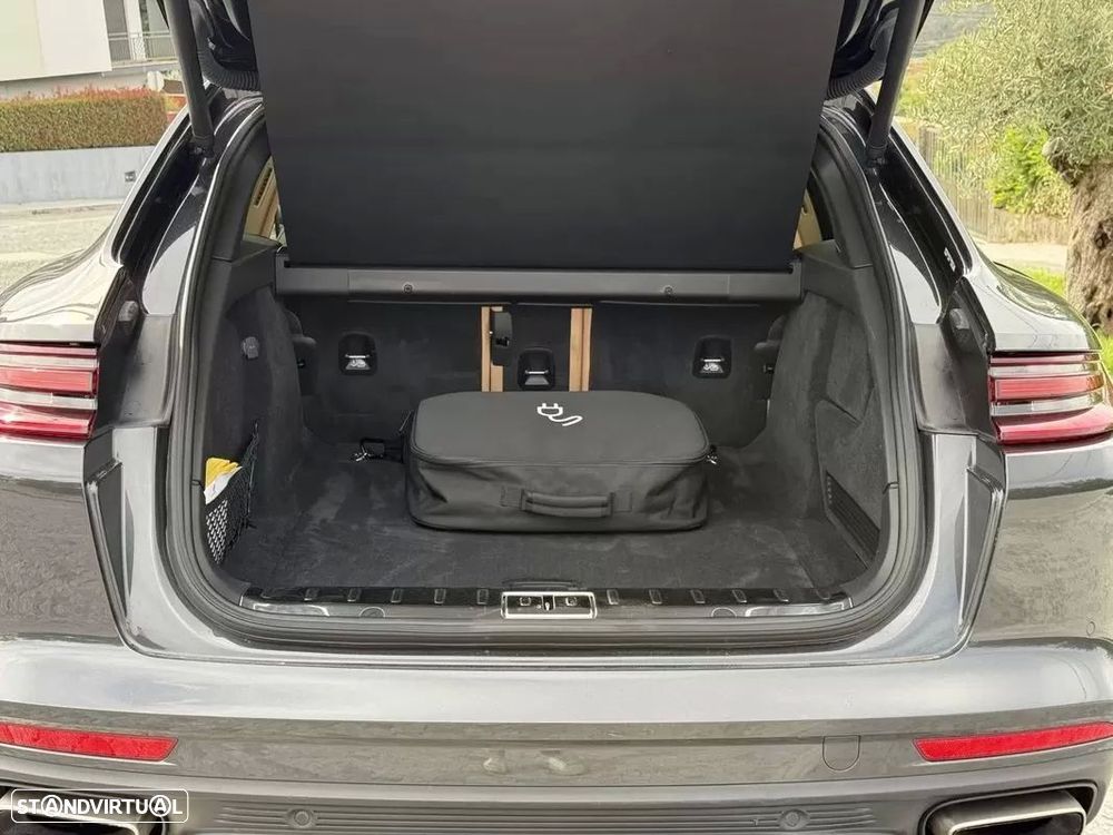 Porsche Panamera Sport Turismo 4 E-Hybrid - 14