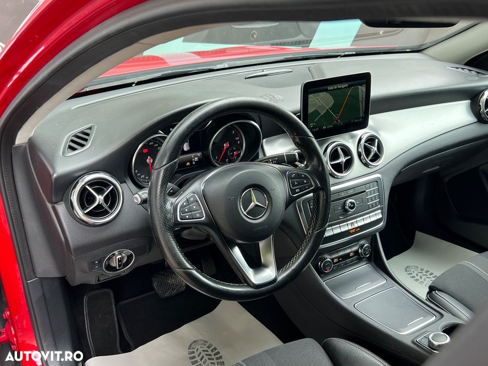 Mercedes-Benz GLA 220 d 4Matic 7G-DCT Style - 9