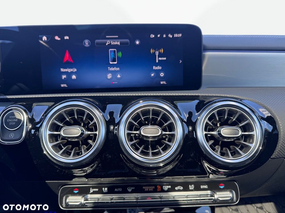 Mercedes-Benz CLA 220 d AMG Line 8G-DCT - 18