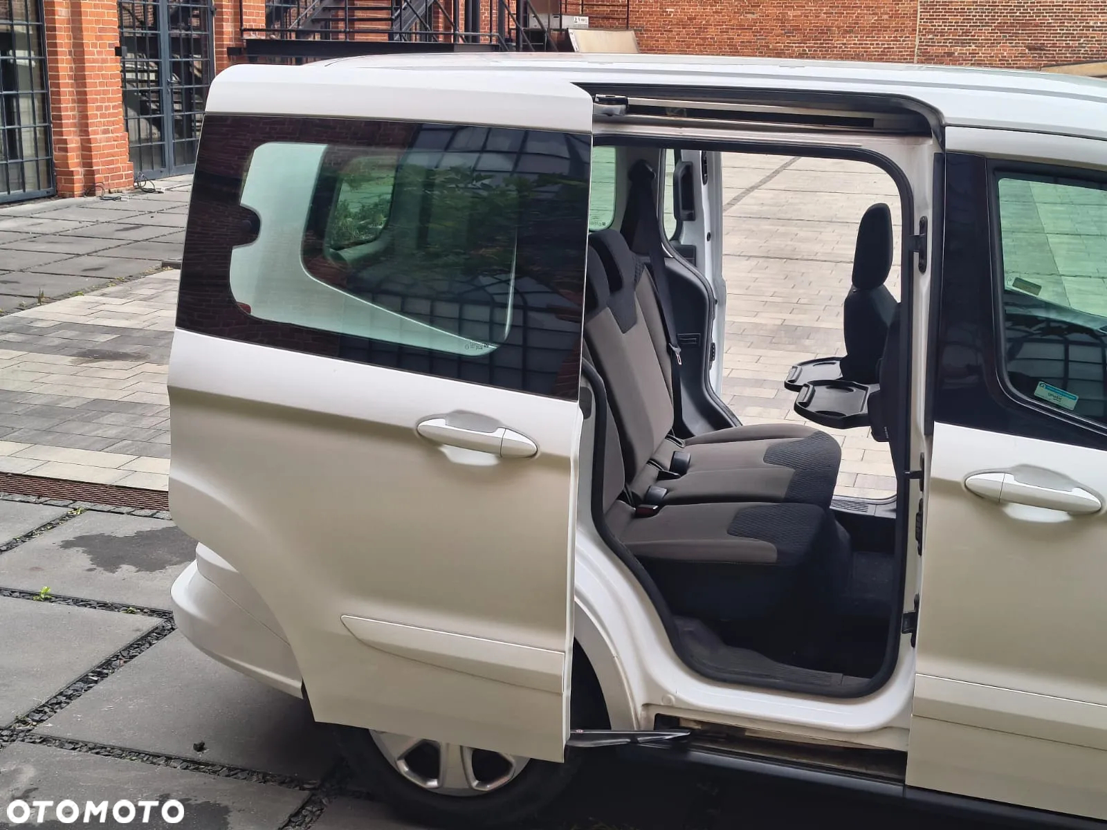 Ford Tourneo Courier 1.5 TDCi Trend - 13