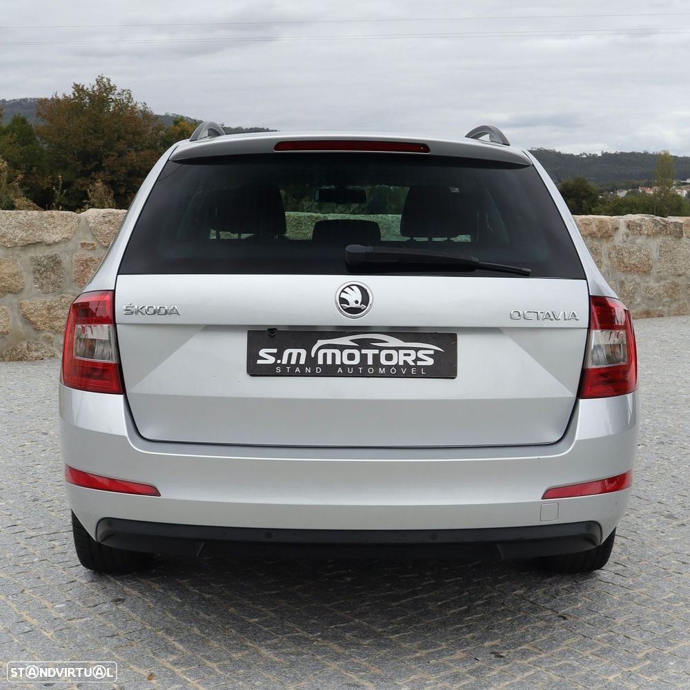 Skoda Octavia Break 1.6 TDi Sportline - 9