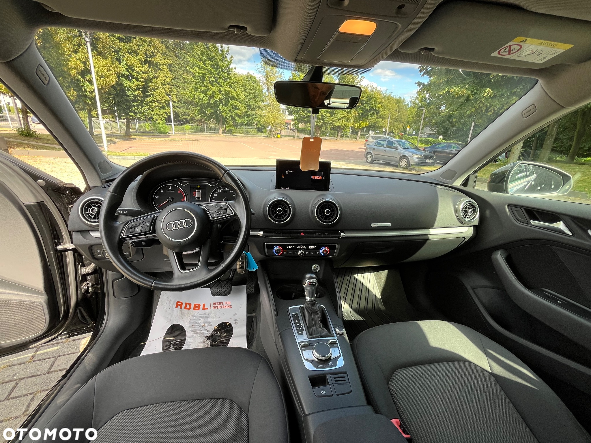 Audi A3 1.6 TDI S tronic design - 11