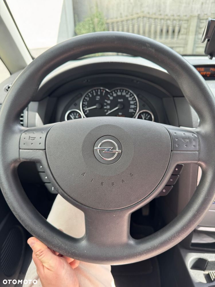 Opel Meriva 1.6 16V Essentia - 12