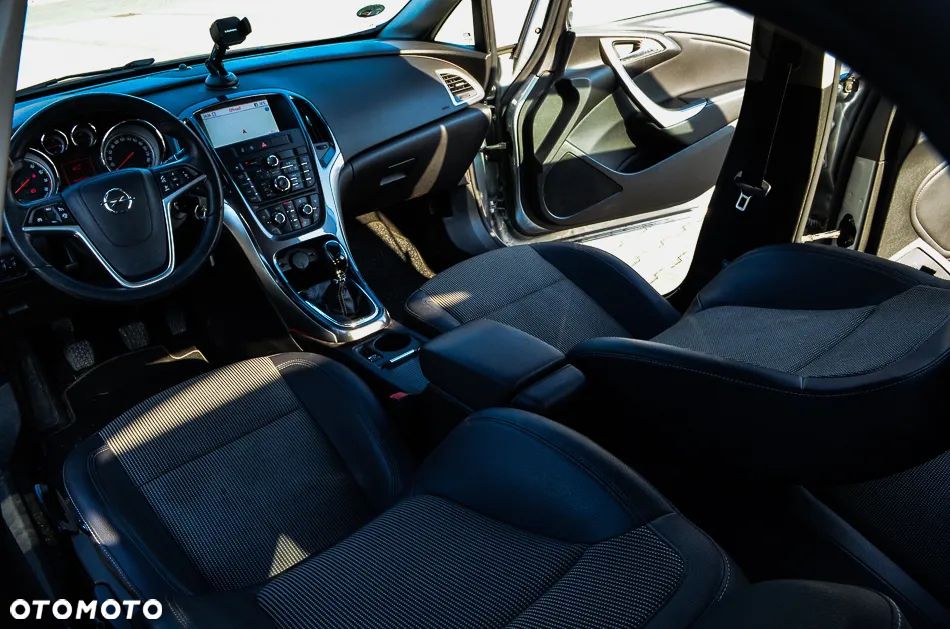Opel Astra 1.4 Turbo Cosmo - 22
