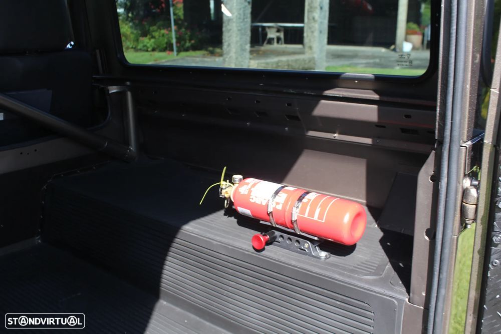 Land Rover Defender 90 2.5 TD5 Metal Top - 34