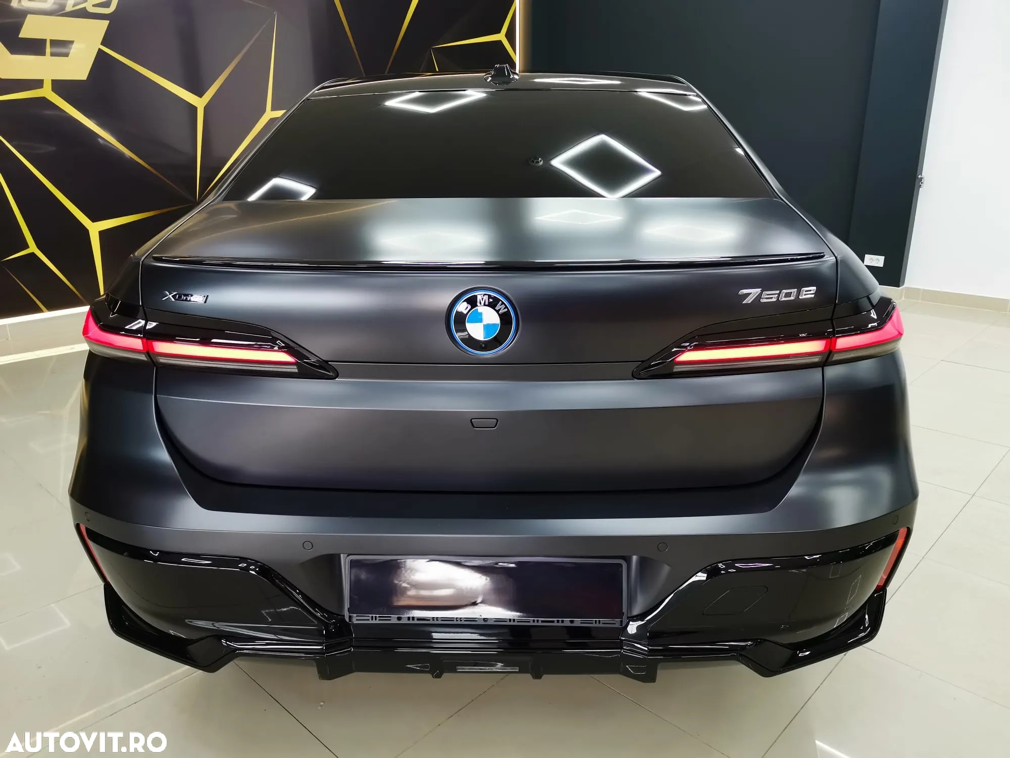 BMW Seria 7 750e xDrive AT PHEV - 34