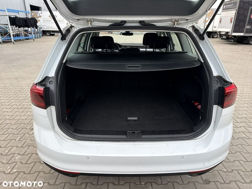 Volkswagen Passat 2.0 TDI SCR DSG Business - 16