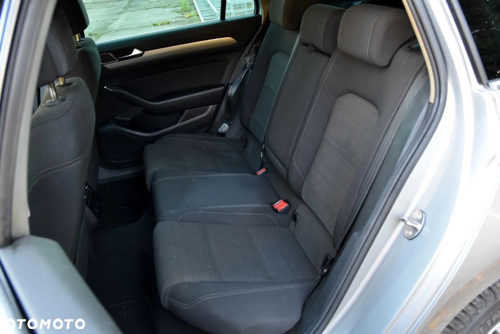 Volkswagen Passat - 14