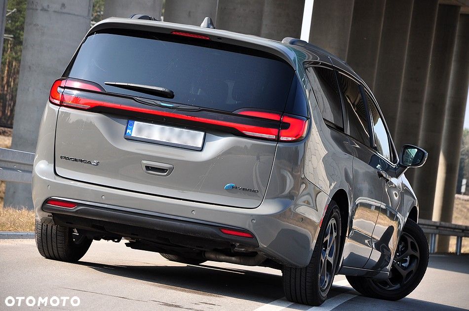 Chrysler Pacifica - 13