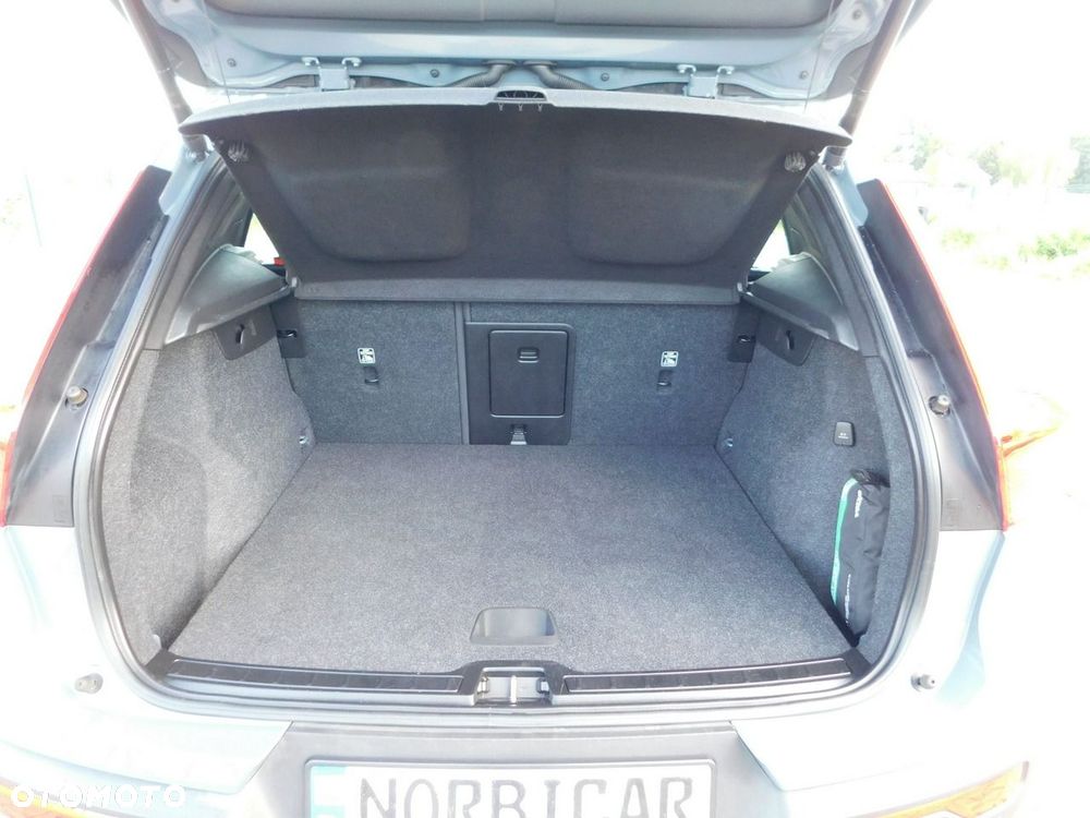 Volvo XC 40 - 21