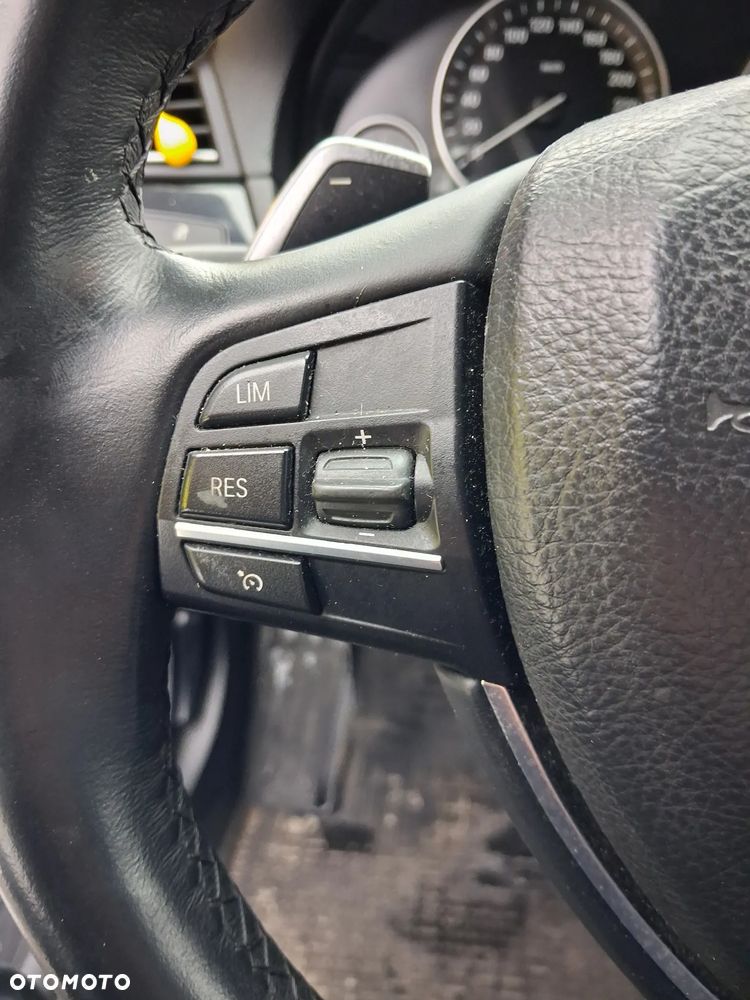 BMW Seria 5 518d Modern Line - 25