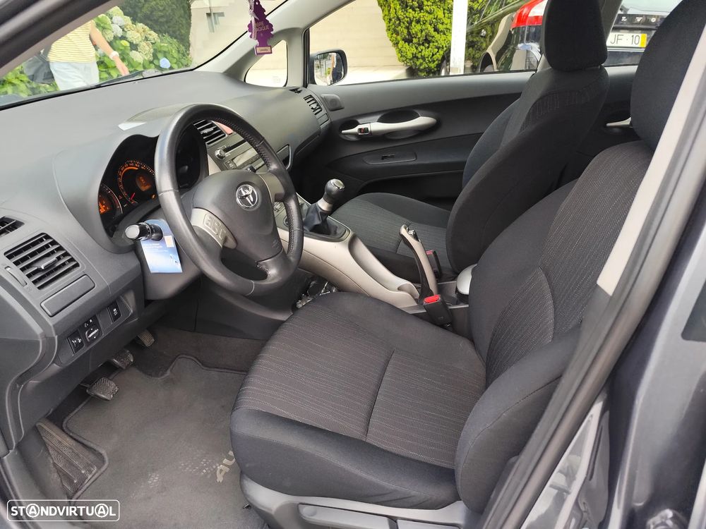 Toyota Auris 1.4 D-4D Sol - 3
