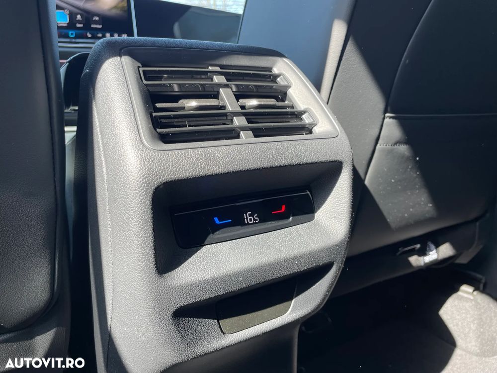 Volkswagen Tiguan - 11