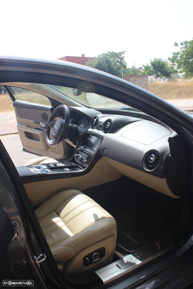 Jaguar XJ 3.0 D V6 Luxury - 9