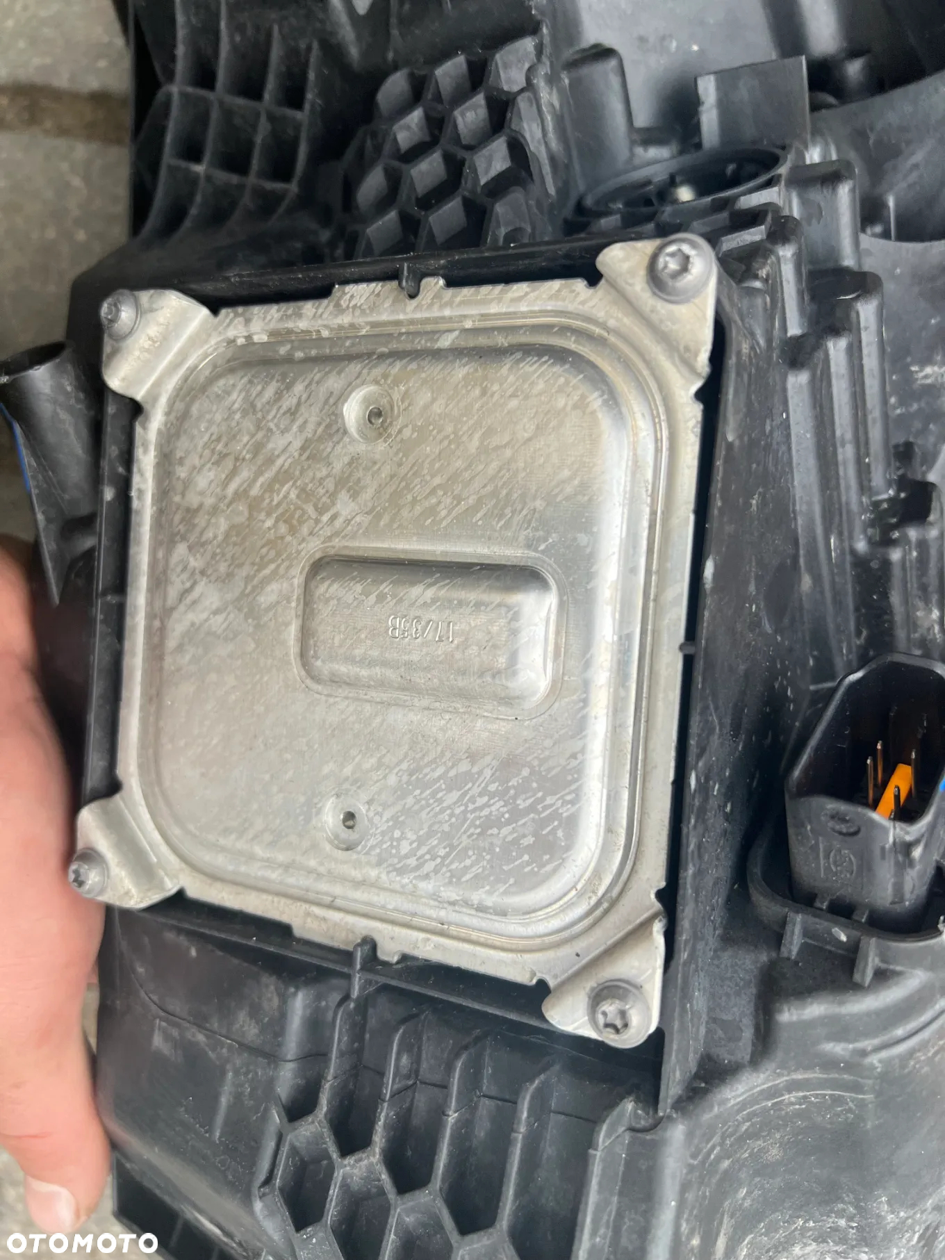 ZDERZAK MASKA LAMPY PAS PRZOD CAPTUR LIFT FULL - 10
