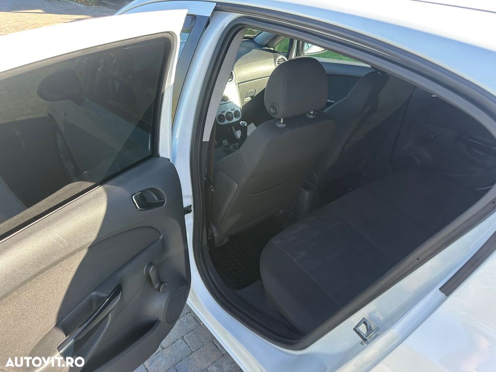 Opel Corsa 1.2 16V - 12