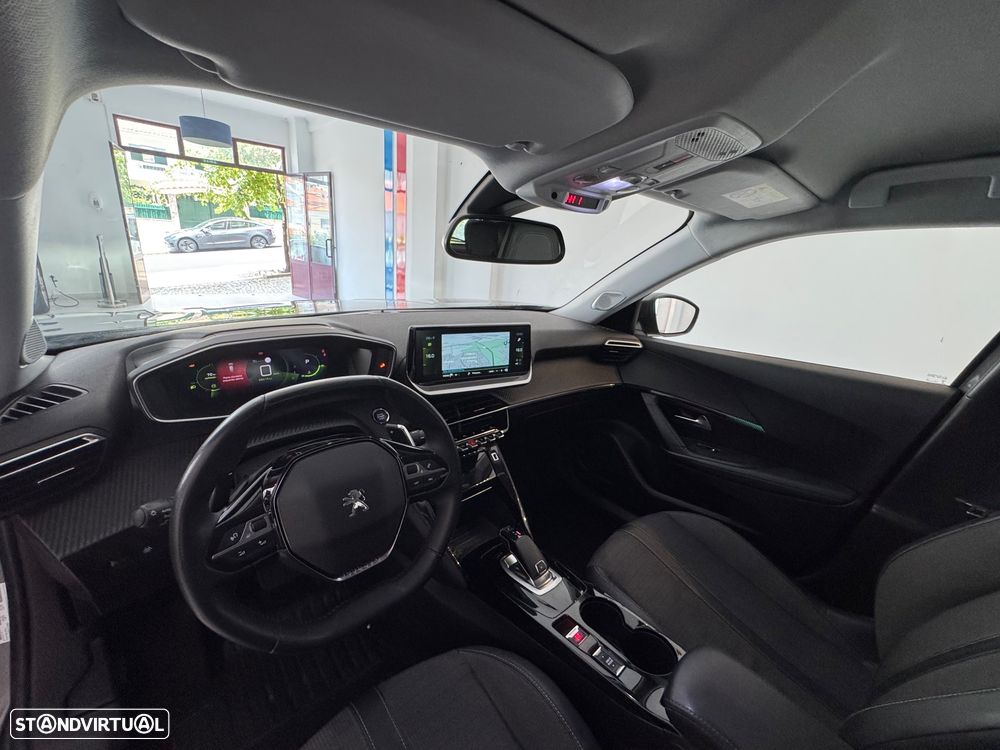 Peugeot 2008 1.2 PureTech Allure EAT8 - 12