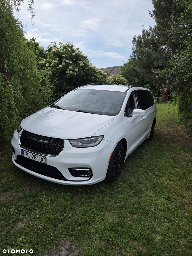 Chrysler Pacifica - 1