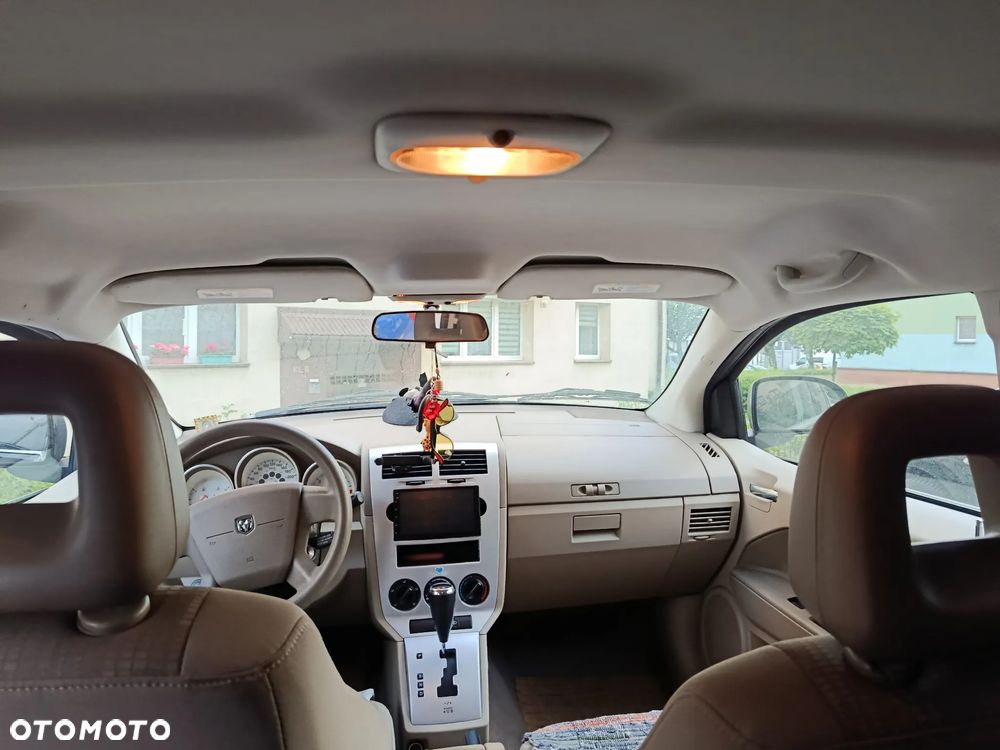 Dodge Caliber - 10