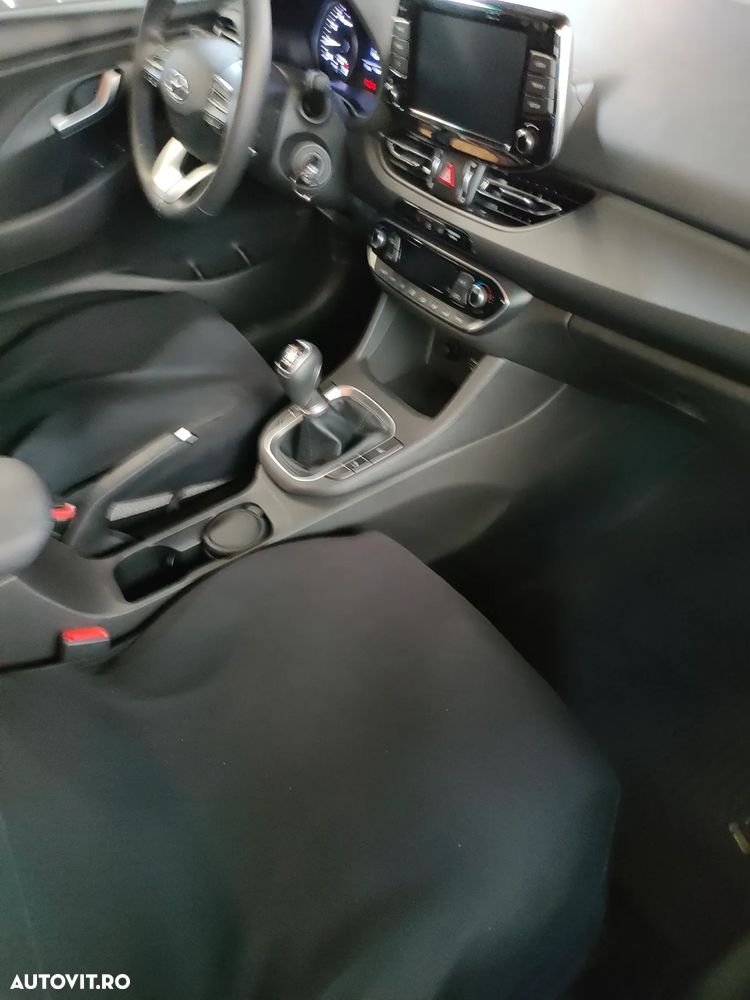 Hyundai i30 1.5 110CP 5DR M/T Highway - 6