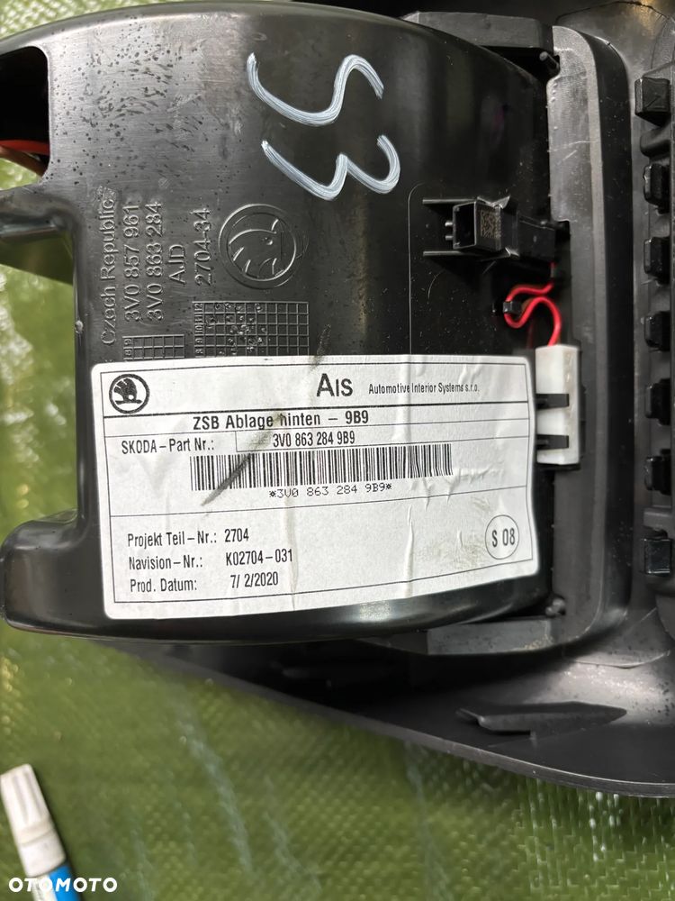 Skoda Superb III kratka nawiewu ramka tunelu tył obudowa schowek 3V0857961 - 6