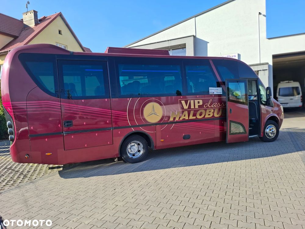 Mercedes-Benz 818 - 8