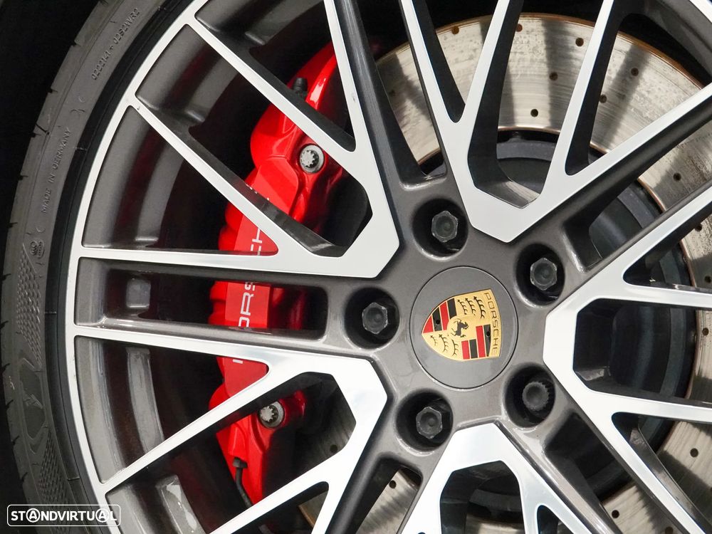 Porsche 911 (992) Turbo PDK - 12