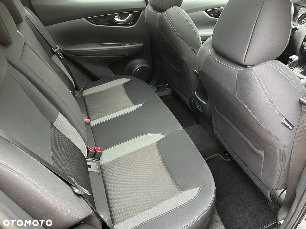 Nissan Qashqai 1.3 DIG-T N-Connecta - 24