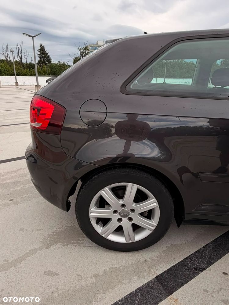 Audi A3 3-drzwiowe 1.6 TDI DPF Ambiente - 9