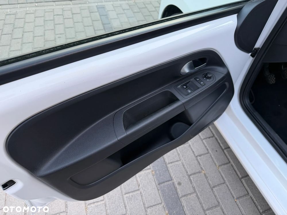 Volkswagen up! 1.0 move - 13