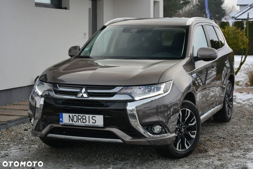 Mitsubishi Outlander 2.0 4WD Top - 15