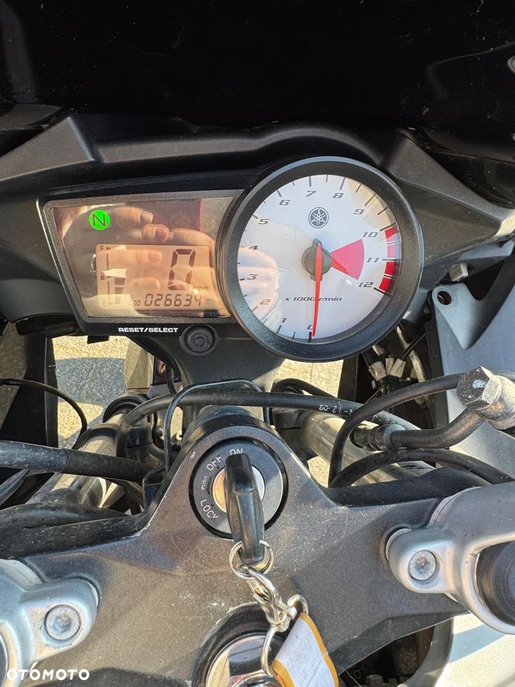 Yamaha YZF - 8