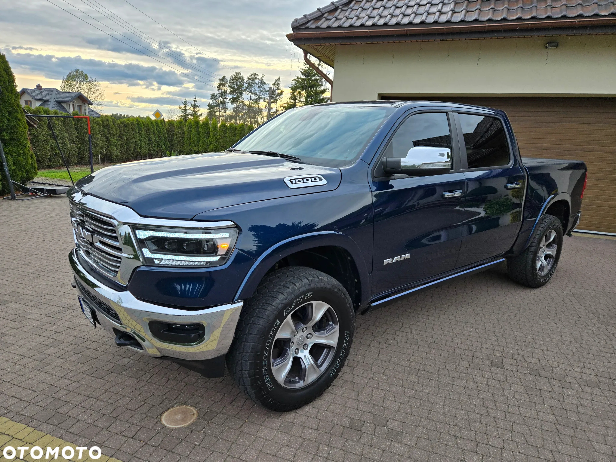 RAM 1500 Crew Cab MB Laramie - 11