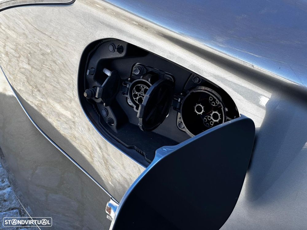 Mitsubishi Outlander 2.0 4WD - 23