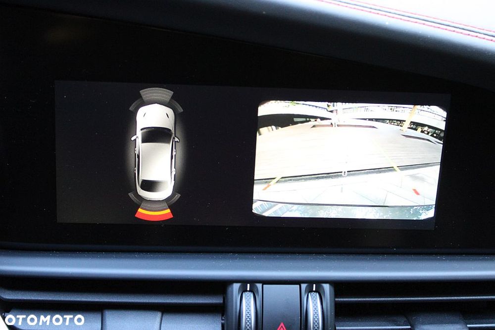 Alfa Romeo Giulia 2.9 Bi Turbo V6 Quadrifoglio - 29