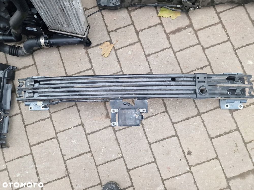 PAS PRZEDNI BELKA RADAR CHŁODNICA NISSAN MICRA K14 - 2