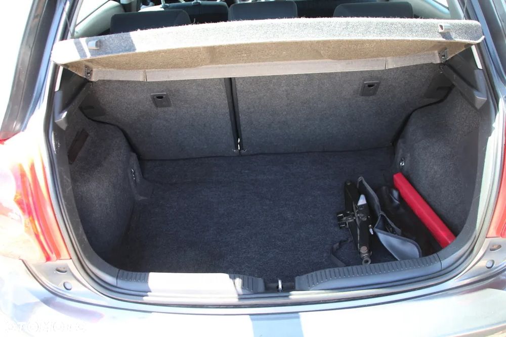 Toyota Auris 1.6 VVT-i Team - 16