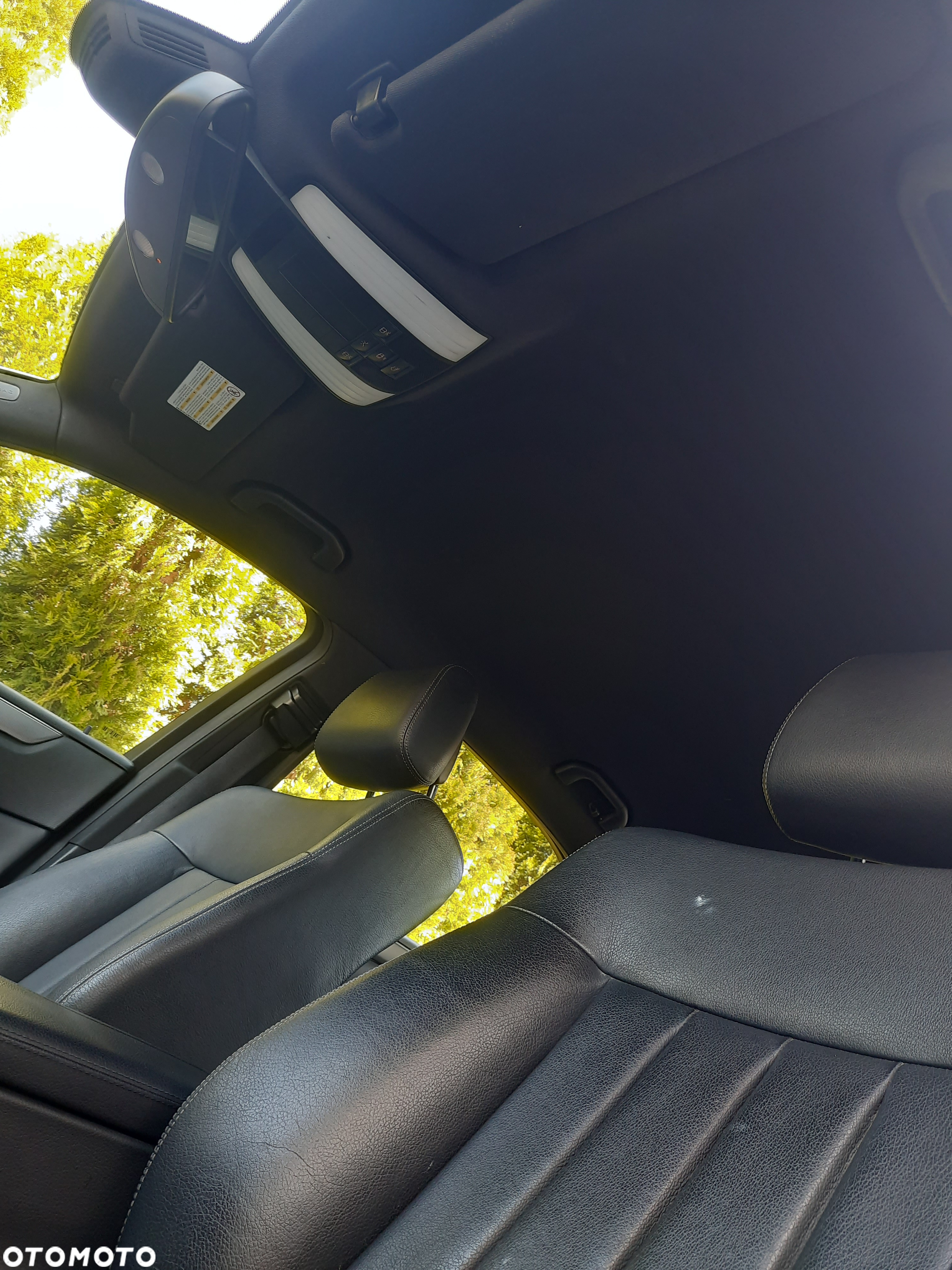 Mercedes-Benz Klasa E 300 T BlueTEC HYBRID 7G-TRONIC - 14
