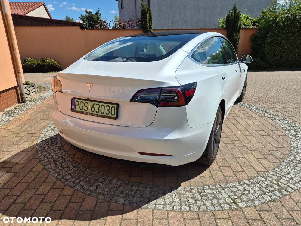 Tesla Model 3 - 10