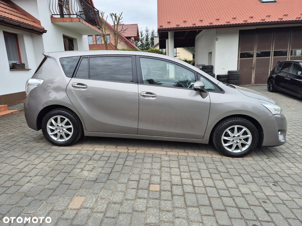 Toyota Verso 1.6 D-4D 5-Sitzer Start/Stop Executive - 4