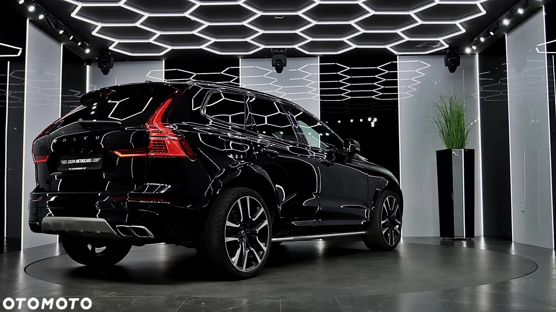 Volvo XC 60 D4 R-Design - 8