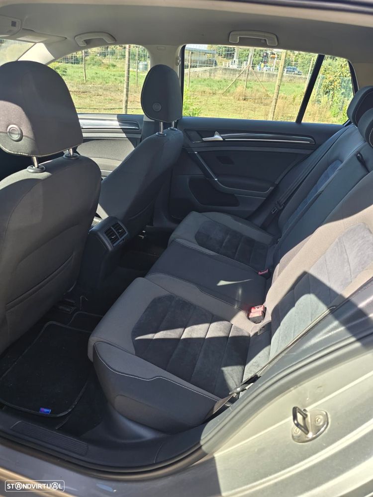 VW Golf 1.6 TDi Highline - 12
