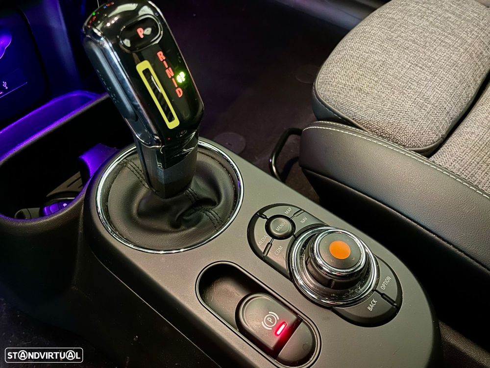 MINI 3 Portas Cooper SE Classic - 25